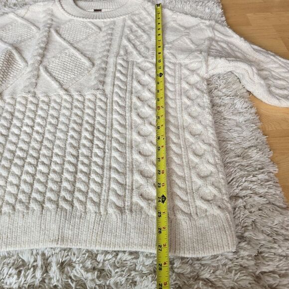 Free People Leslie Cable Knit Oversize Sweater Size XS Ivory - Picture 11 of 16